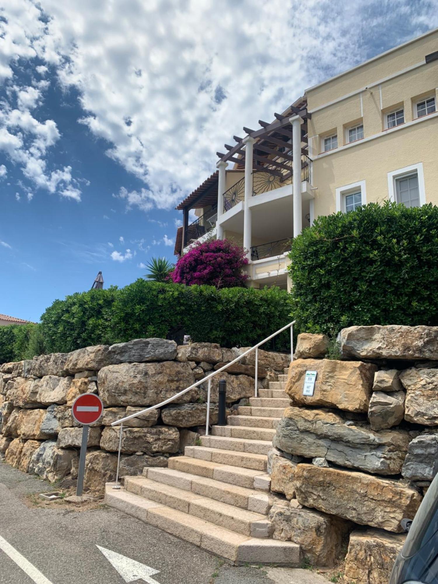 T2 En Rez De Jardin Privatif Cloture , Cap Esterel Pierre Et Vacances ,Piscine Chauffee Des Le 05 Avril Au 02 Novembre Saint-Raphael  Bagian luar foto